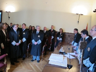 Los magistrados durante el acto de toma de posesión (imagen 1)